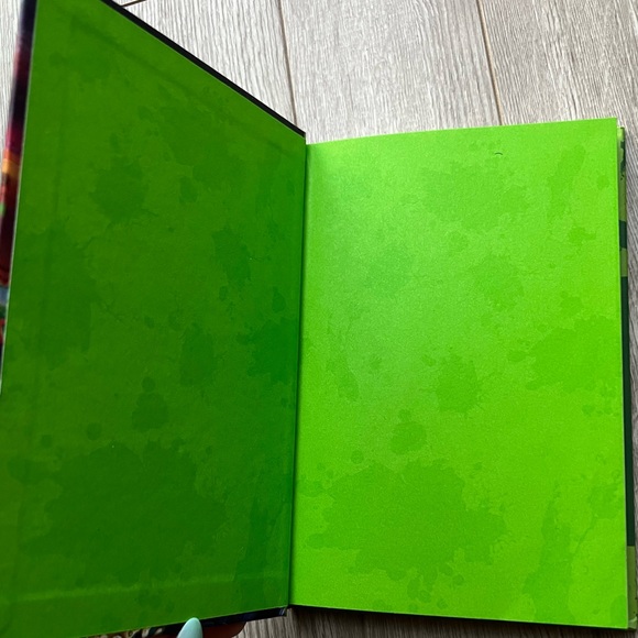 Welcome to Smellville (Garbage Pail Kids Book 1) - Picture 4 of 5